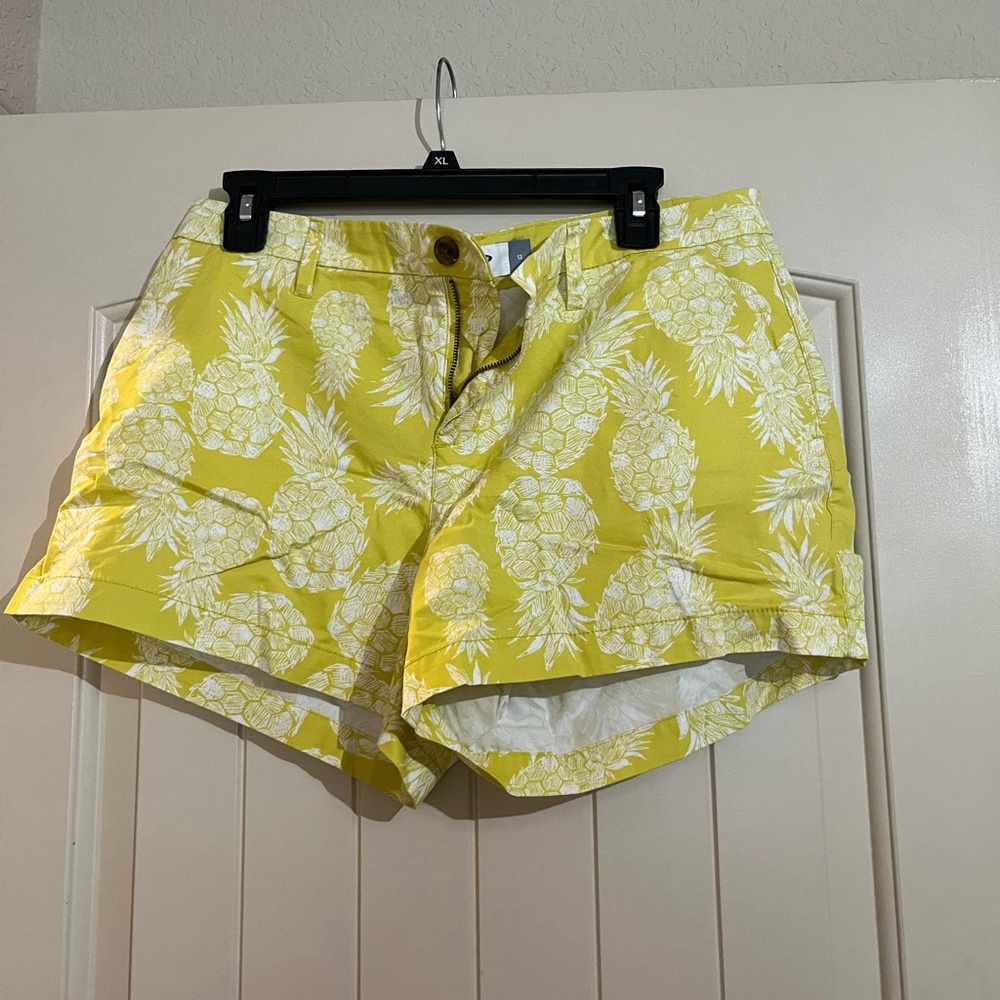 NWOT Old Navy Women’s Yellow Pineapple Linen Shorts